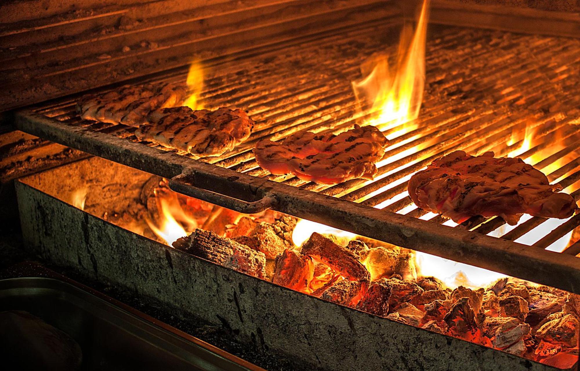 Albenzaire Hotel Asador Фуэнсанта Экстерьер фото